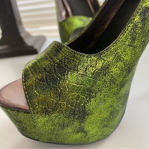 Gorgeous green mermaid scale shoes